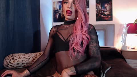 Snapshot of alexjhonsson chatting on 12-26-24, 03:10 Alexjhonsson online show from 12-26-24, 03:10