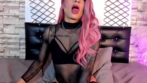 Snapshot of alexjhonsson chatting on 01-25-25, 12:05 Alexjhonsson online show from 01-25-25, 12:05