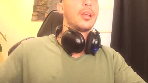Snapshot of alexopenmind21 chatting on 06-18-26, 02:56 Alexxx online show from 06-18-26, 02:56