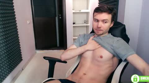 Snapshot of alexspilner chatting on 11-19-25, 02:17 Alex Spilner online show from 11-19-25, 02:17