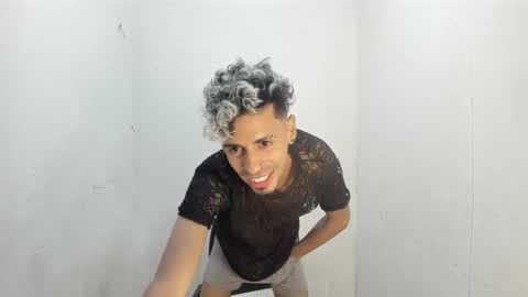 Snapshot of alexx_1214 chatting on 10-14-25, 01:50 Alexx online show from 10-14-25, 01:50