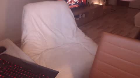 Snapshot of alexxa_mistress chatting on 10-11-25, 11:03 Jhoa online show from 10-11-25, 11:03