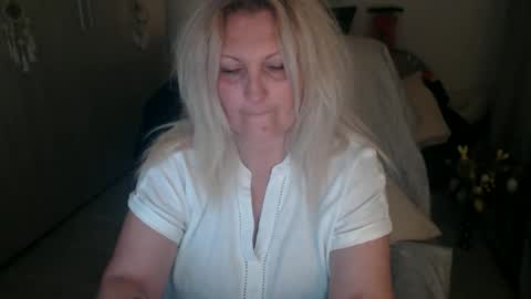 Snapshot of alexxa_mistress chatting on 04-15-26, 09:48 Jhoa online show from 04-15-26, 09:48