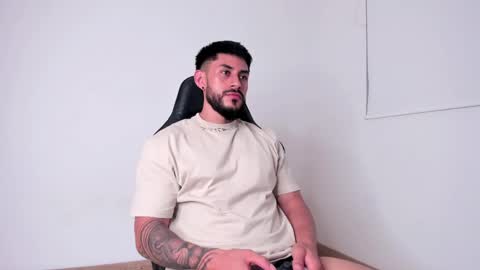 Alex   freelance model  instagram alex b229 online show from 12-10-24, 11:51