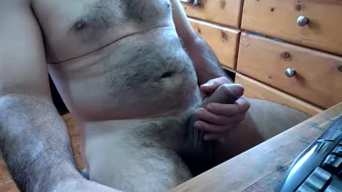 Snapshot of algodesente chatting on 10-26-25, 03:07 Alguien online show from 10-26-25, 03:07