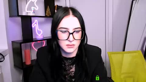 alia skay online show from 12-19-25, 10:33