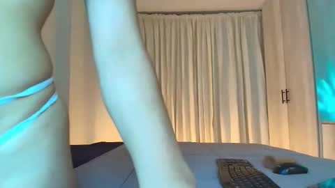 Snapshot of alia_sweet_ chatting on 02-06-26, 01:32 Alia online show from 02-06-26, 01:32