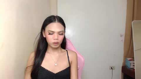 Snapshot of aliahadams chatting on 12-12-24, 06:47 ALIAH online show from 12-12-24, 06:47