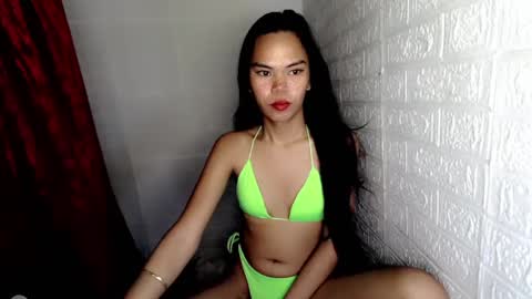 Snapshot of aliahadams chatting on 03-06-25, 11:53 ALIAH online show from 03-06-25, 11:53