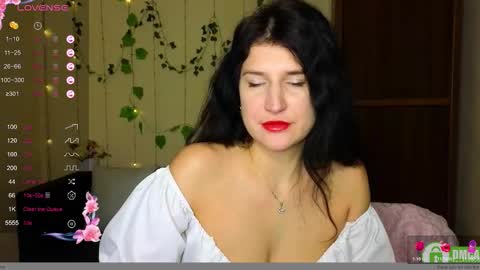 Snapshot of alianna_solo_kiss chatting on 02-06-26, 06:40 Alianna online show from 02-06-26, 06:40