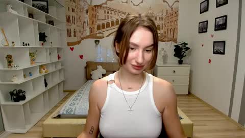 Snapshot of alicafoxis chatting on 04-21-26, 05:50 Alica online show from 04-21-26, 05:50