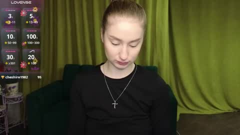 Snapshot of alicafoxis chatting on 05-25-26, 05:41 Alica online show from 05-25-26, 05:41