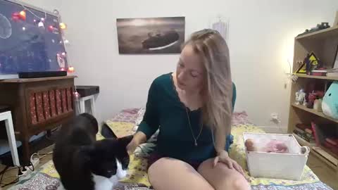 Alice online show from 10-24-25, 08:33