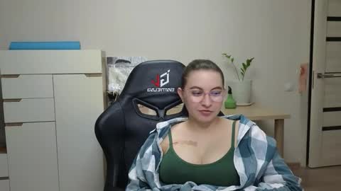 Alice online show from 03-21-26, 01:43