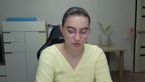 Alice online show from 04-18-26, 08:42