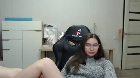 Snapshot of alice_________________________ chatting on 07-08-26, 05:06 Alice online show from 07-08-26, 05:06