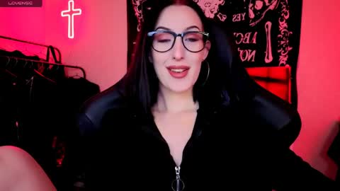 Snapshot of alice___mistress chatting on 05-31-26, 03:04 Miss Alice online show from 05-31-26, 03:04
