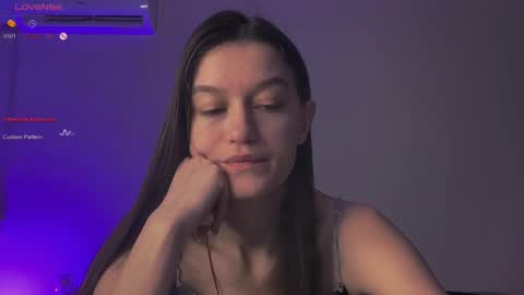 Snapshot of alice__grace_ chatting on 02-19-25, 04:00 your Alice online show from 02-19-25, 04:00