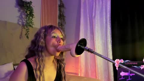 Mey online show from 04-01-26, 02:56