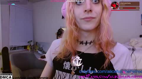 Alice Hatchette online show from 09-17-25, 03:19