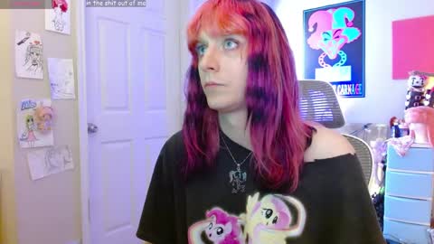 Snapshot of alice_hatchette chatting on 05-07-26, 08:25 Alice Hatchette online show from 05-07-26, 08:25