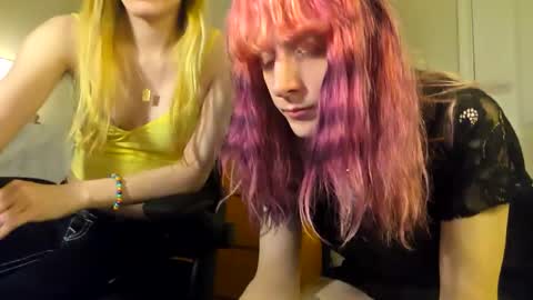 Snapshot of alice_hatchette chatting on 05-13-26, 02:42 Alice Hatchette online show from 05-13-26, 02:42