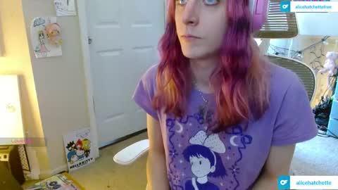 Snapshot of alice_hatchette chatting on 06-06-26, 03:28 Alice Hatchette online show from 06-06-26, 03:28