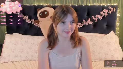 Snapshot of alice_langley chatting on 08-09-26, 11:15 Alice 3 online show from 08-09-26, 11:15
