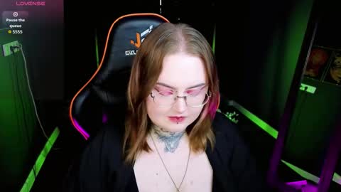 alice_linger online show from 09-16-25, 03:35