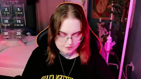 alice_linger online show from 09-23-25, 08:34