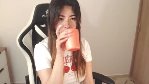 Snapshot of alice_middle01 chatting on 03-11-25, 05:46 Alice online show from 03-11-25, 05:46