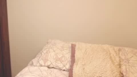 Snapshot of alice_middle01 chatting on 10-01-25, 06:14 Alice online show from 10-01-25, 06:14