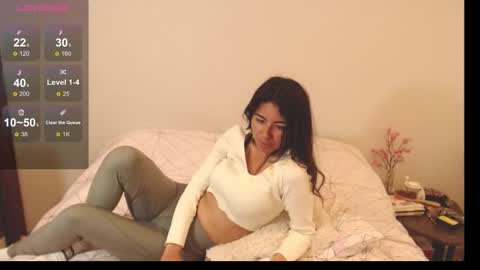 Snapshot of alice_middle01 chatting on 10-06-25, 02:47 Alice online show from 10-06-25, 02:47