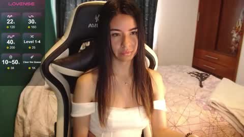 Snapshot of alice_middle01 chatting on 06-02-26, 02:52 Alice online show from 06-02-26, 02:52