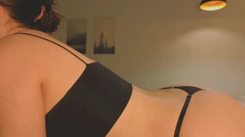 Snapshot of alice_miiiller chatting on 05-21-26, 11:28 Alice online show from 05-21-26, 11:28