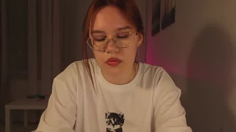 Snapshot of alice_miiiller chatting on 07-17-26, 06:13 Alice online show from 07-17-26, 06:13