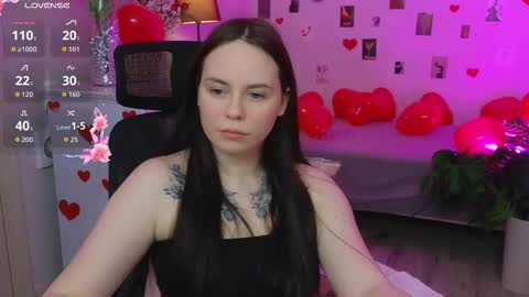 Snapshot of alice_moondark chatting on 02-12-26, 09:54 Alice online show from 02-12-26, 09:54