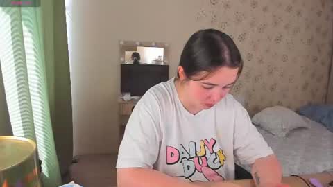 Snapshot of alice_next_door_ chatting on 06-15-26, 11:45 Alice online show from 06-15-26, 11:45
