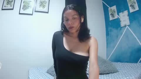Snapshot of alice_paola chatting on 06-14-26, 09:33 alice_paola online show from 06-14-26, 09:33