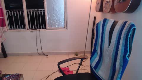 Alicia Aldara online show from 10-14-25, 03:29