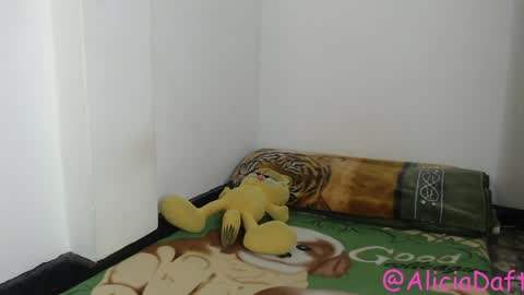 Alicia Aldara online show from 04-12-26, 04:50