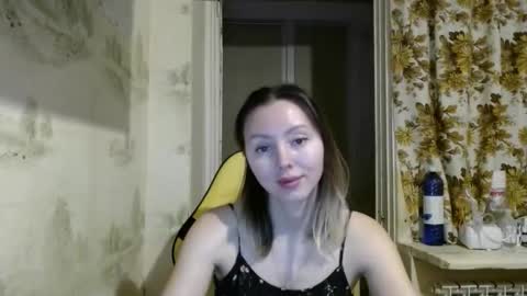 Snapshot of alice_smiles chatting on 02-14-26, 11:12 Alice smiles online show from 02-14-26, 11:12