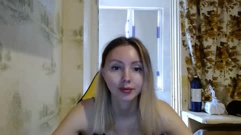 Snapshot of alice_smiles chatting on 03-22-26, 10:29 Alice smiles online show from 03-22-26, 10:29