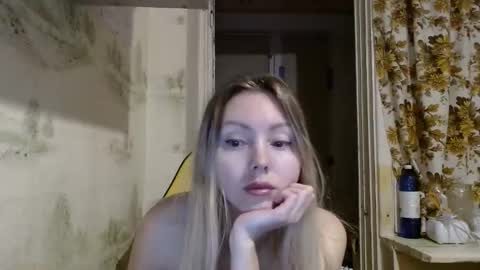 Snapshot of alice_smiles chatting on 03-22-26, 10:35 Alice smiles online show from 03-22-26, 10:35