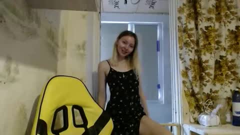 Snapshot of alice_smiles chatting on 04-04-26, 10:46 Alice smiles online show from 04-04-26, 10:46
