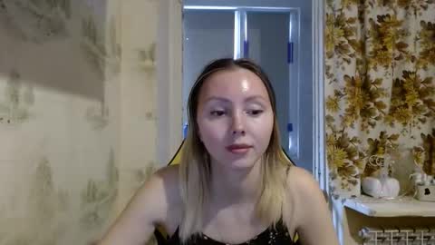 Snapshot of alice_smiles chatting on 04-09-26, 10:20 Alice smiles online show from 04-09-26, 10:20