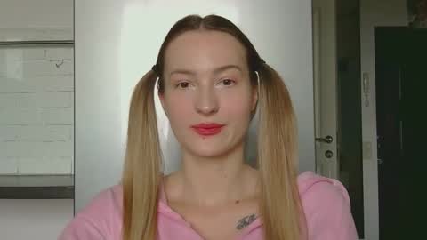 Snapshot of alice_sweet_01 chatting on 09-24-25, 08:50 Alice online show from 09-24-25, 08:50