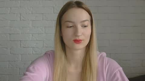 Snapshot of alice_sweet_01 chatting on 10-03-25, 02:36 Alice online show from 10-03-25, 02:36