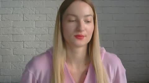 Snapshot of alice_sweet_01 chatting on 10-05-25, 02:59 Alice online show from 10-05-25, 02:59