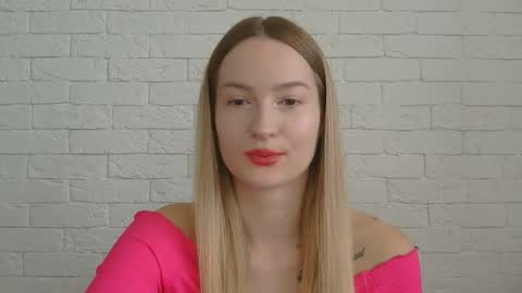 Snapshot of alice_sweet_01 chatting on 10-13-25, 01:22 Alice online show from 10-13-25, 01:22